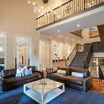 Supreme Luxury For Discerning Tastes Holiday home
