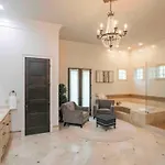 Supreme Luxury For Discerning Tastes Holiday home *