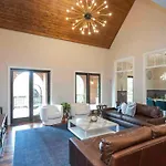 Holiday home Supreme Luxury For Discerning Tastes