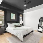 Holiday home Huge Rooftop Patio At Stunning Spacious House Nashville