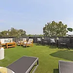 Huge Rooftop Patio At Stunning Spacious House Nashville