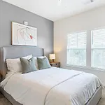 Modern Apartment In Prime Location Id9014X95