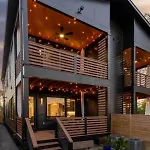 Urban Oasis: Modern Luxury Near Downtown Holiday home