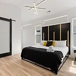 Urban Oasis: Modern Luxury Near Downtown Nashville