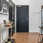 Upscale Cozy With Pool, Patio, Parking *