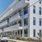 Upscale Cozy Nashville Condo With Pool, Patio, Parking