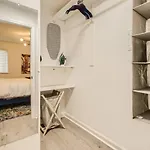 With Pool And Free Parking Walk Downtown & Germantown Nashville