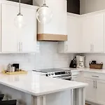 Holiday home Star Retreat Townhome With Garage 3 Miles To Downtown *