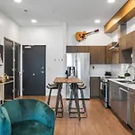 Holiday home Upscale Cozy With Pool, Patio, Parking *