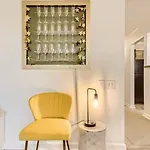 With Pool And Free Parking Walk Downtown & Germantown Nashville