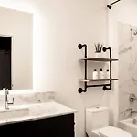 Apartment Stunning River View Walk To Downtown Rooftop Patio *