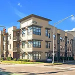Walk To Vanderbilt And Belmont - Shuffle Board And Free Parking Holiday home *