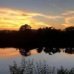 Riverfront View Near Downtown, Walk To Restaurants Holiday home *