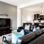 Diamond Retreat Townhome With Garage 3 Mi To Downtown Holiday home Nashville