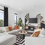 Apartment Oasis On The River With Garage Walk To Downtown