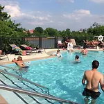 Holiday home Riverfront View Near Downtown, Walk To Restaurants Nashville