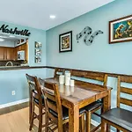 Holiday home Riverfront View Near Downtown, Walk To Restaurants