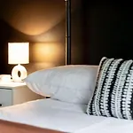 Famous Music Row Presidential Suite 2 Bedroom, 2 Bathroom, 4 Beds