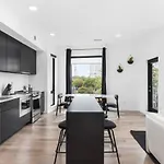 Oasis On The River With Garage Walk To Downtown Apartment