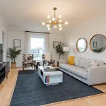 Music Holiday, On Music Row, Has Pool & Free Parking Holiday home Nashville