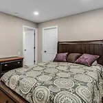Riverfront View Near Downtown, Walk To Restaurants Holiday home *