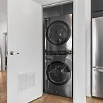 Oasis On The River With Garage Walk To Downtown Apartment *