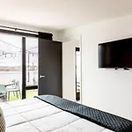 Apartment Stunning River View Walk To Downtown Rooftop Patio *
