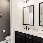 Diamond Retreat Townhome With Garage 3 Mi To Downtown Nashville