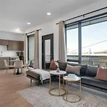 Gulch With Pool Gym Private Patio & Garage Holiday home Nashville