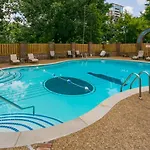 Holiday home To The Stars On Music Row With Pool And Free Parking *