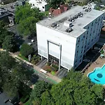 To The Stars On Music Row With Pool And Free Parking *