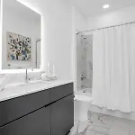 Penthouse River View Walk Downtown, Garage Parking Holiday home *