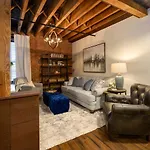 Regal Retreat In Pool Gym Free Parking