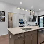 Holiday home Unique With Pool, Patio, Parking *