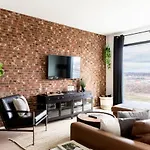 Stunning River View Walk To Downtown Rooftop Patio