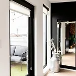 Stunning River View Walk To Downtown Rooftop Patio Apartment Nashville