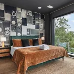 Oasis On The River With Garage Walk To Downtown Apartment