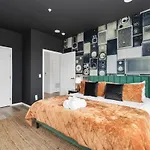 Oasis On The River With Garage Walk To Downtown Apartment *