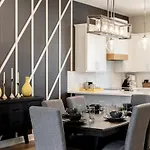 Star Retreat Townhome With Garage 3 Miles To Downtown Holiday home *