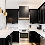 Holiday home Diamond Retreat Townhome With Garage 3 Mi To Downtown Nashville