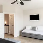 Diamond Retreat Townhome With Garage 3 Mi To Downtown Holiday home *