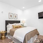 Penthouse River View Walk Downtown, Garage Parking Nashville