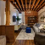 Regal Retreat In Pool Gym Free Parking *