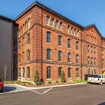 Regal Retreat In Pool Gym Free Parking Holiday home *