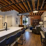 Regal Retreat In Pool Gym Free Parking * Nashville