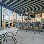 Regal Retreat In Pool Gym Free Parking Holiday home Nashville