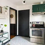 Mid-century Modern Near Downtown With Free Parking Holiday home Nashville