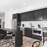 Apartment Oasis On The River With Garage Walk To Downtown *