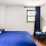 Spacious In A Quiet Neighborhood
