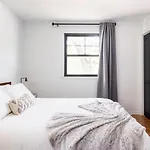 Spacious In A Quiet Neighborhood Holiday home *